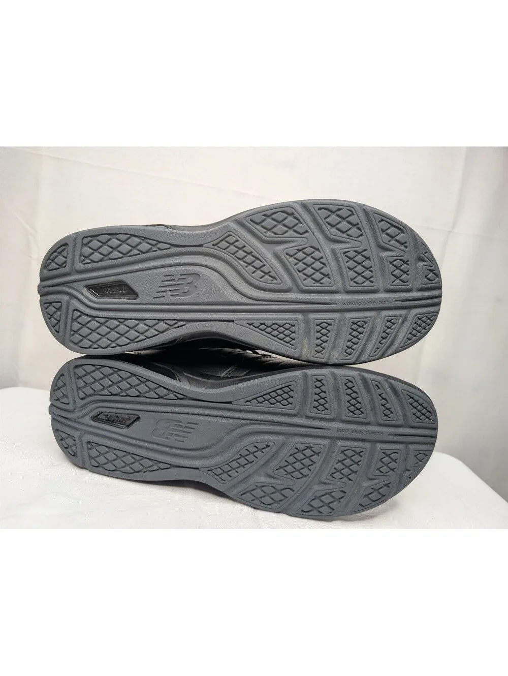 New Balance Women's 813V1 Size 8.5  Lace Up Walking Black Shoes